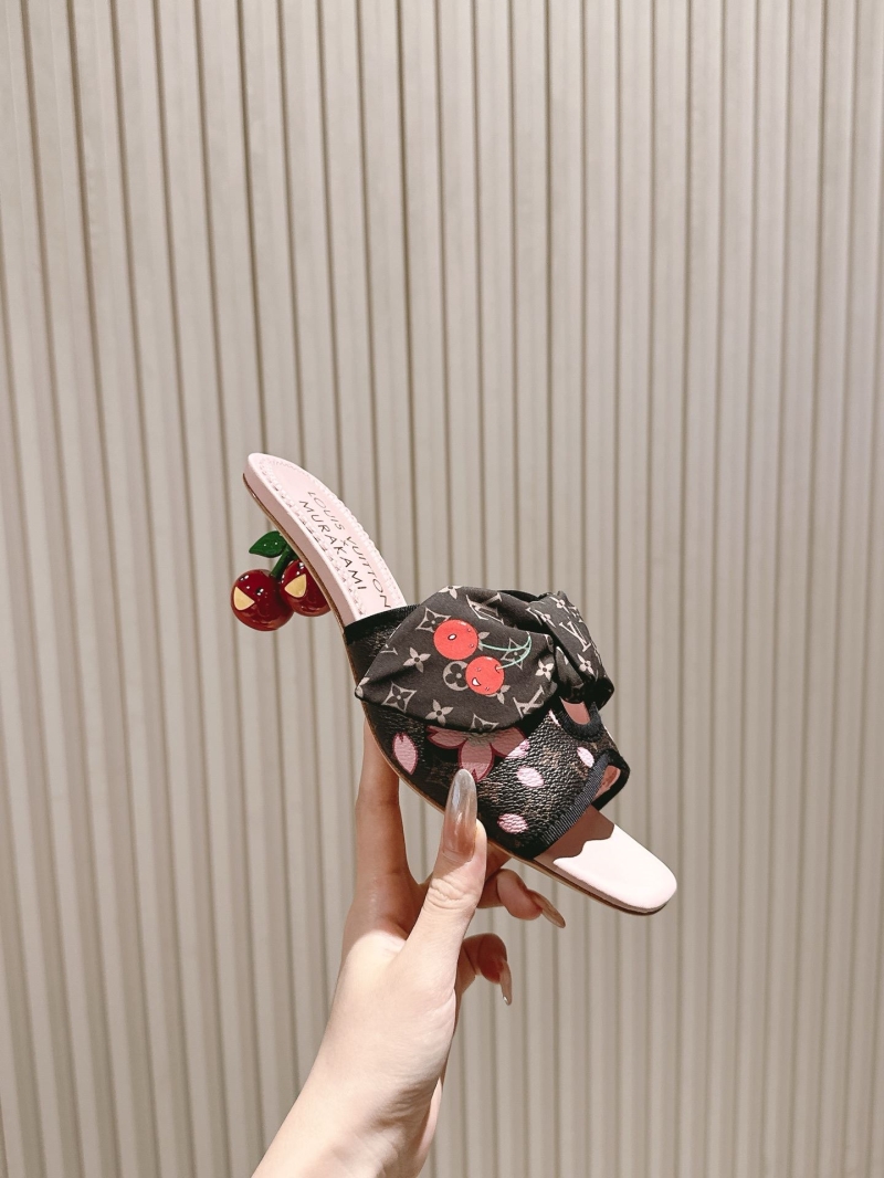 l0vis Vvtt0n slippers